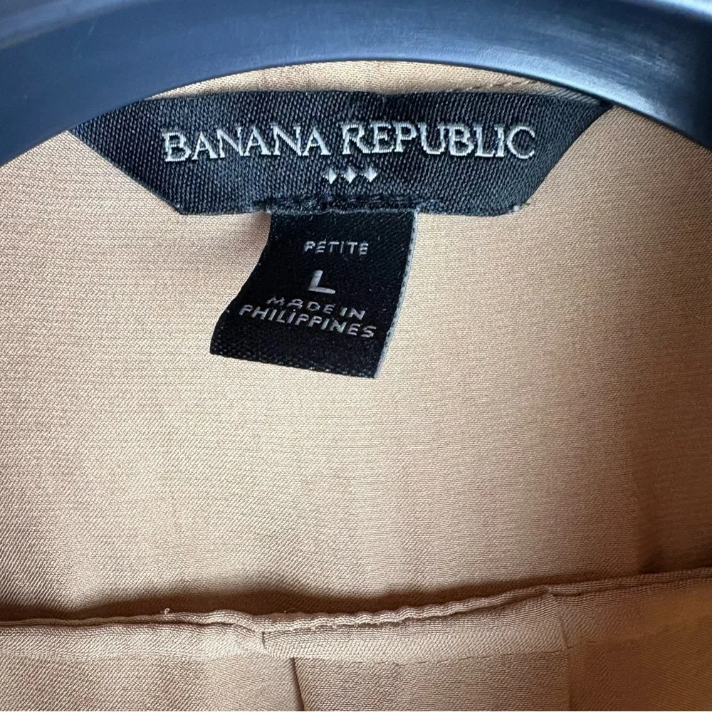 Banana Republic Button-Down Shirt Petite L – Camel Tan